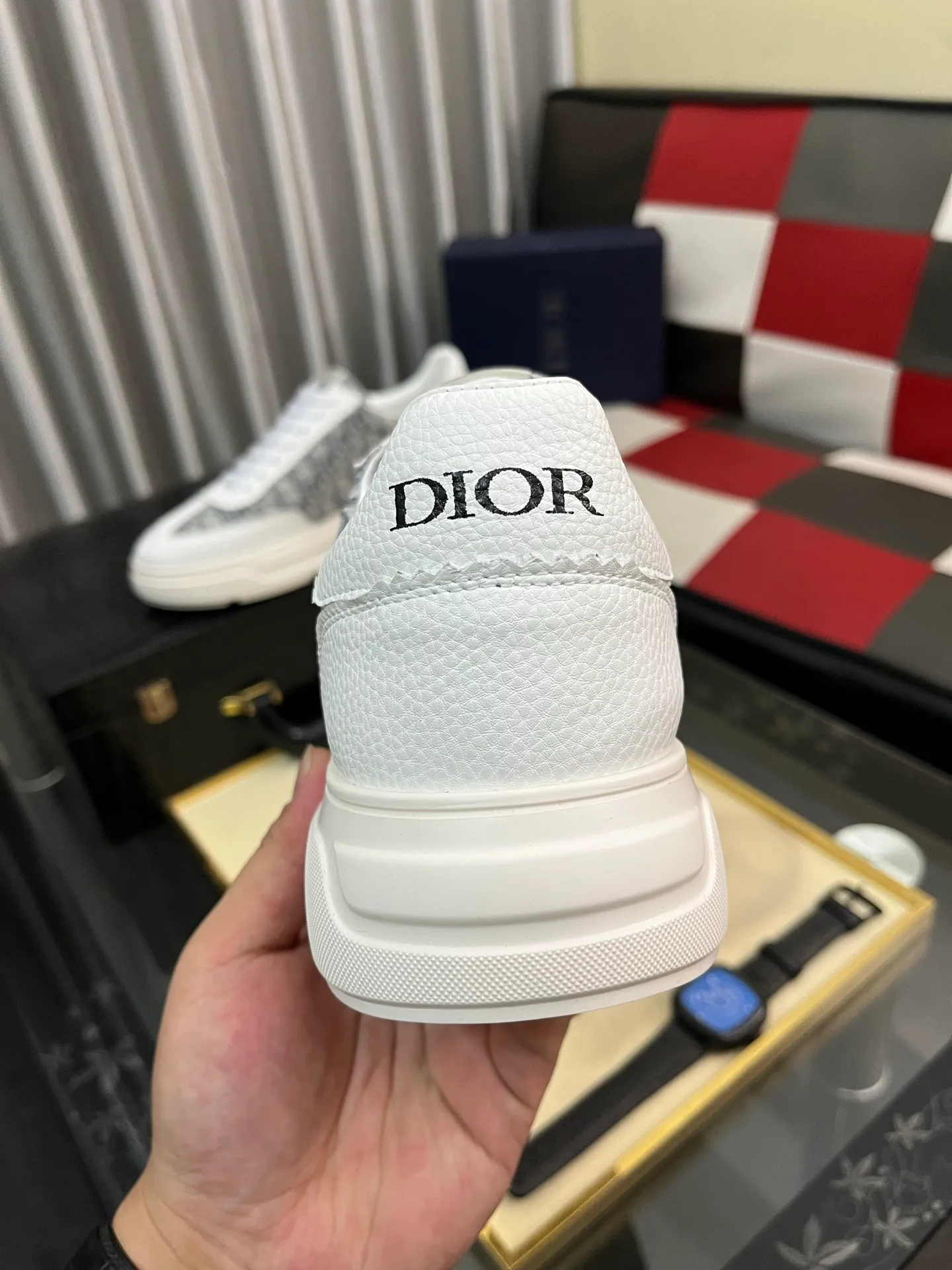 Men's shoes💰: 420⌚️⌚️[Dior] Dior's new men's genuine leather casual shoes, the highest version on the market, any comparison is welcome🆚! The original leather has excellent texture and is super high-end! Fetal sheep net lining imported from Italy, removable pad! Luxurious materials and fine workmanship, highly recommended! Code number: 38-444⃣️Color optional